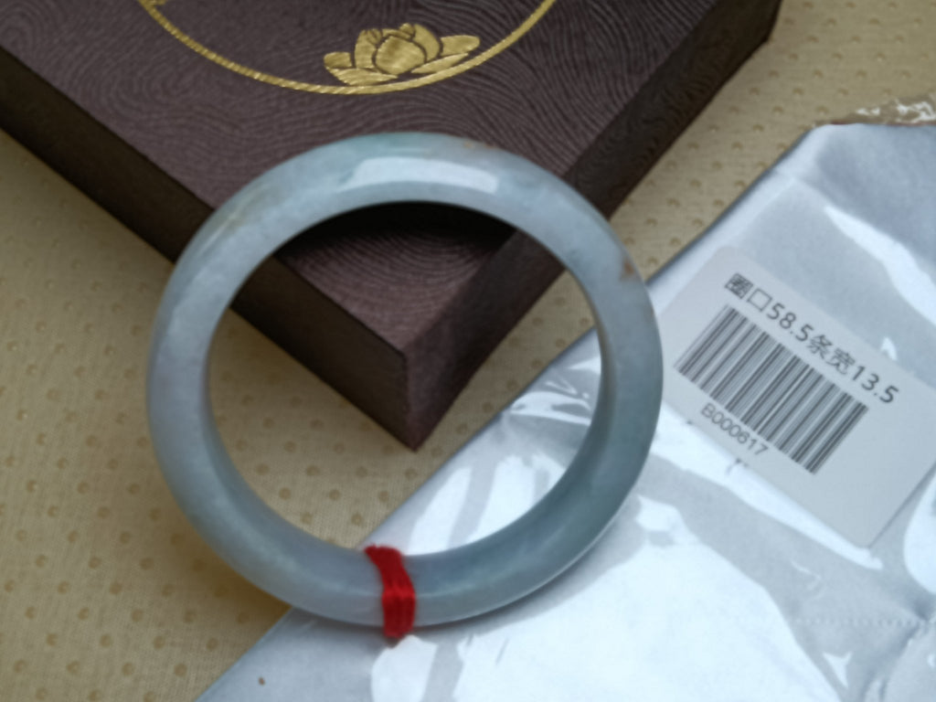 Light Green& White with Flowing Flower Nature Type - A Jadeite Bangles (Size:58 - 59mm) B167 - Jadeite Ding