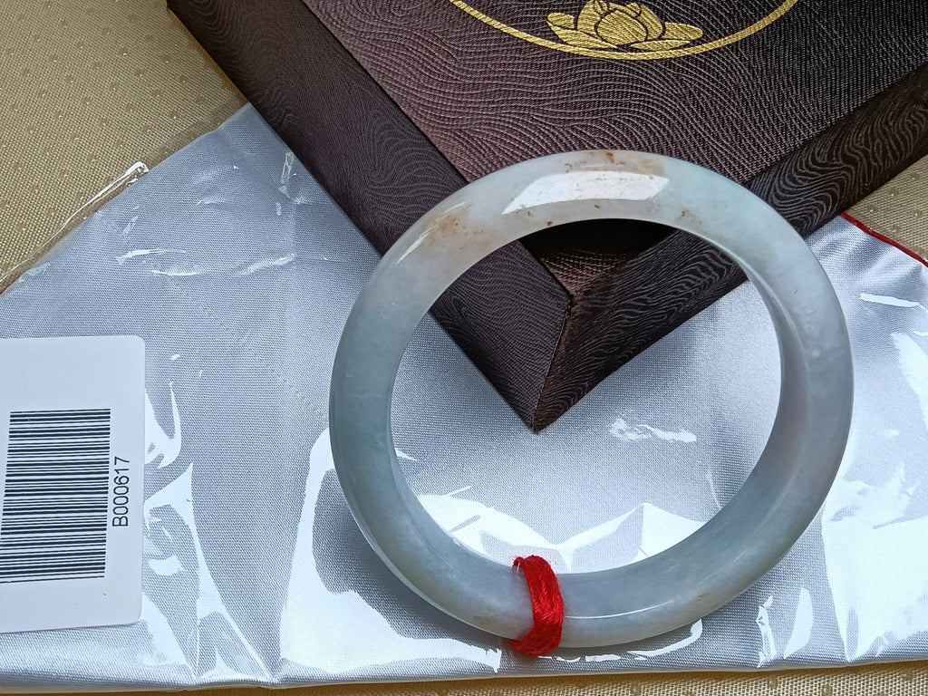 Light Green& White with Flowing Flower Nature Type - A Jadeite Bangles (Size:58 - 59mm) B167 - Jadeite Ding